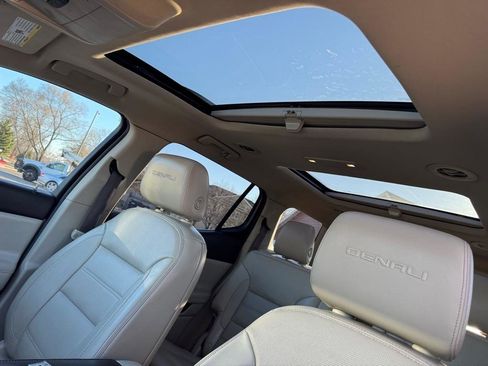 Used 2017 GMC Acadia Denali image 36