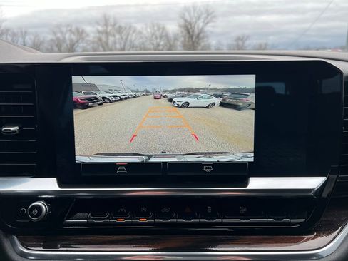 Used 2025 GMC Sierra 1500 SLT w/ SLT Convenience Package image 28