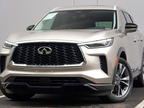 Used 2023 INFINITI QX60 Luxe w/ Cargo Package AWD/4WD image 3