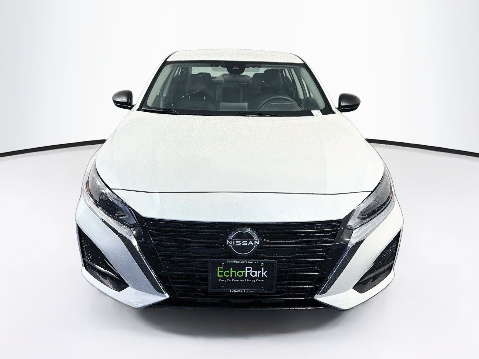 Used 2024 Nissan Altima 2.5 SV FWD image 2