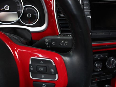 Used 2018 Volkswagen Beetle 2.0T S image 63