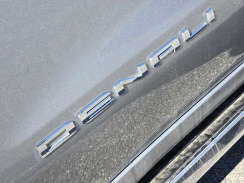 Certified 2025 GMC Sierra 1500 Denali Ultimate AWD/4WD image 11
