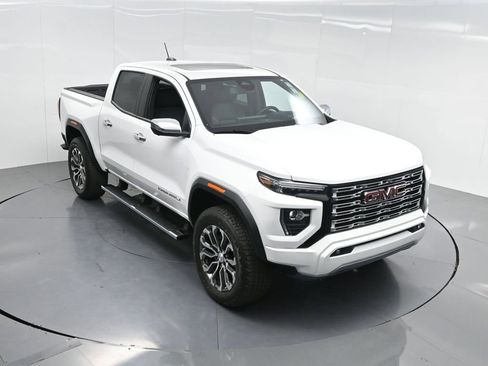 Used 2024 GMC Canyon Denali image 37