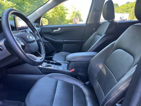 Used 2020 Ford Escape Titanium AWD/4WD image 17