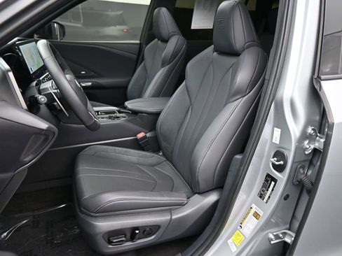 Used 2024 Lexus TX 500h AWD w/ Technology Package image 16