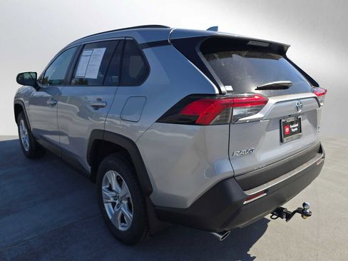 Certified 2020 Toyota RAV4 XLE w/ XLE Grade Weather Package AWD/4WD image 5