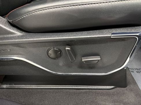 Used 2024 Ford F250 Lariat w/ Chrome Package image 21