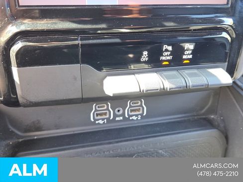 Used 2025 RAM 1500 Laramie AWD/4WD image 23
