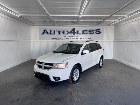 Used 2017 Dodge Journey SXT w/ Comfort/Convenience Group FWD image 1
