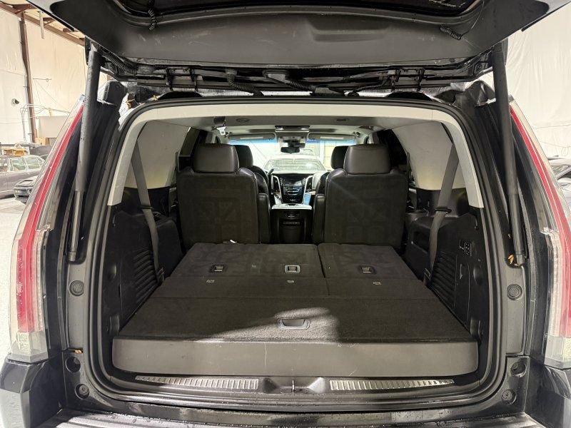 Used 2018 Cadillac Escalade Premium Luxury w/ LPO, Radiant Package AWD/4WD image 13