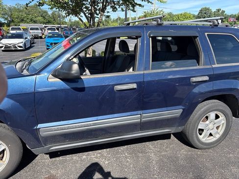 Used 2006 Jeep Grand Cherokee Laredo AWD/4WD image 4