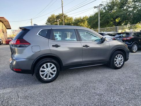 Used 2018 Nissan Rogue S AWD/4WD image 7