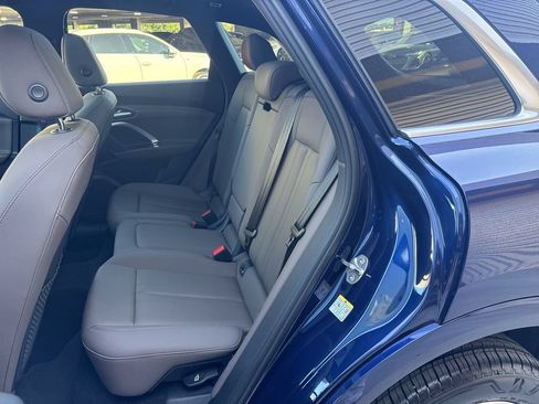 Certified 2025 Audi Q5 Premium w/ Convenience Package AWD/4WD image 12