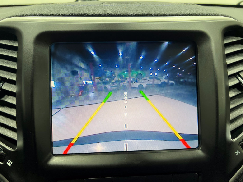 Used 2014 Jeep Cherokee Latitude FWD image 11