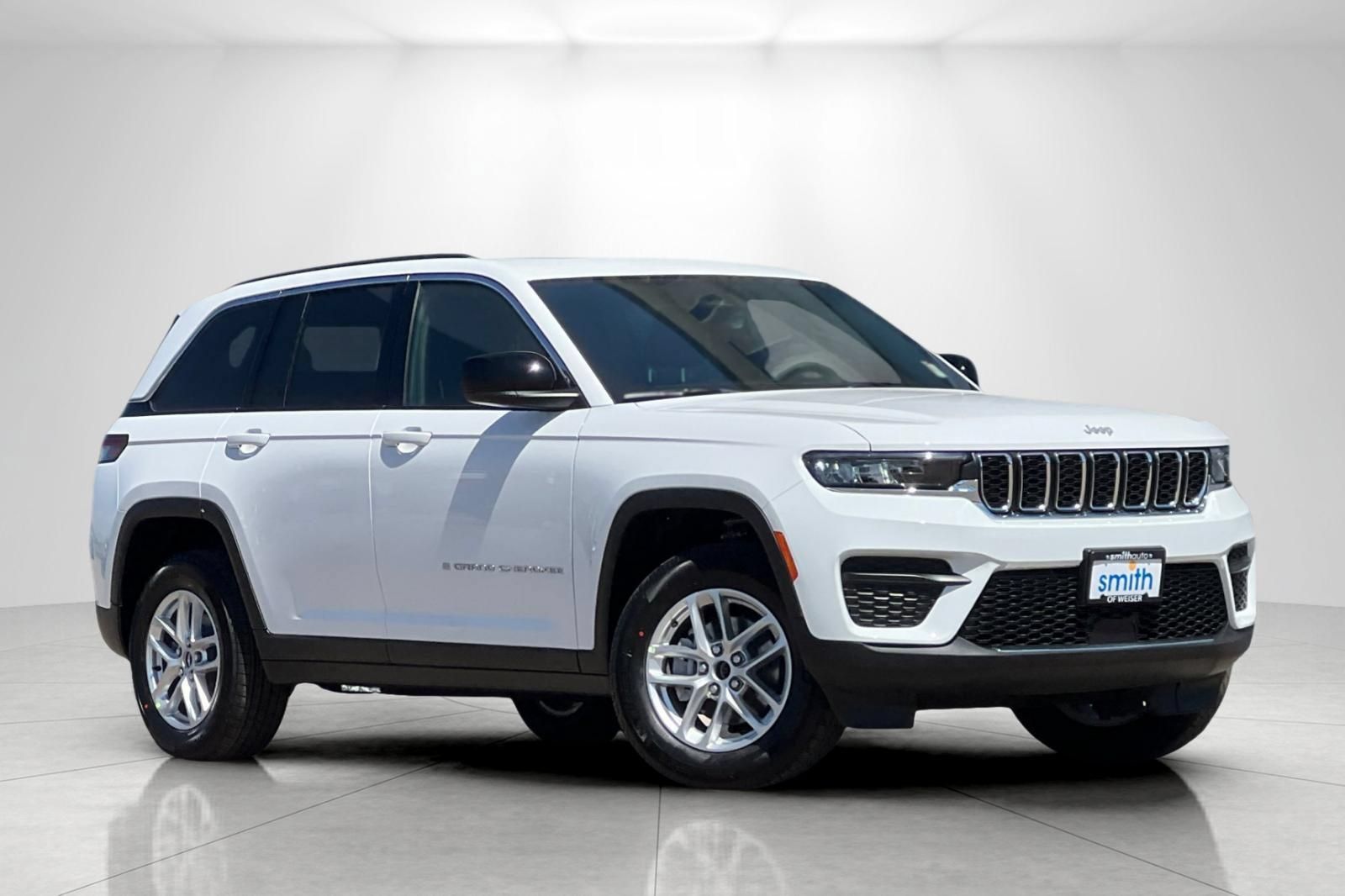 New 2026 Jeep Grand Cherokee Laredo X AWD/4WD image 2