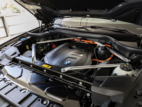 New 2026 BMW X5 xDrive50e image 36