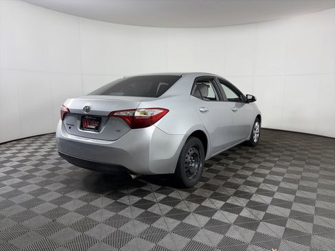 Used 2015 Toyota Corolla LE image 14
