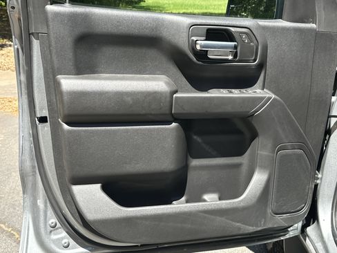 Used 2026 Chevrolet Silverado 1500 Custom Trail Boss w/ LPO, Dark Essentials Package AWD/4WD image 13