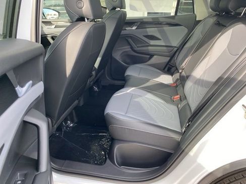 New 2026 Volkswagen Tiguan SE image 59