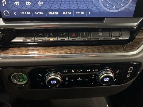 Certified 2024 GMC Sierra 1500 Elevation image 19