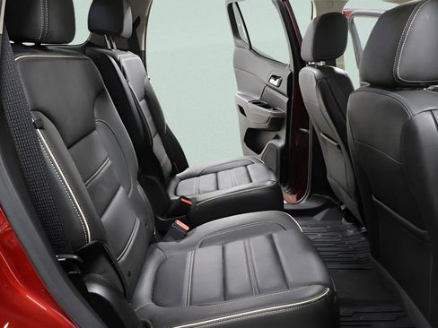 Used 2023 GMC Acadia Denali image 34