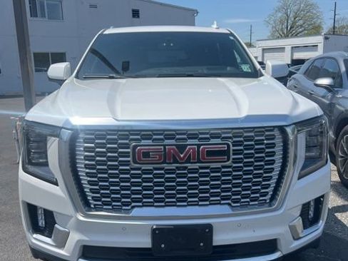 Used 2022 GMC Yukon XL Denali w/ Denali Premium Package image 1