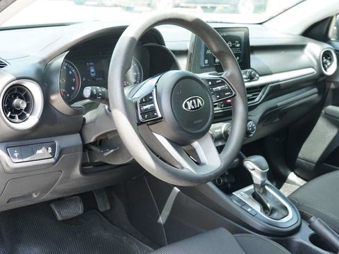 Used 2021 Kia Forte LXS FWD image 7