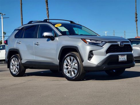 Used 2025 Toyota RAV4 XLE Premium image 30
