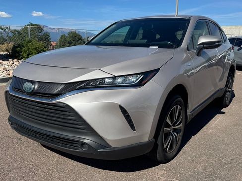 Used 2021 Toyota Venza LE AWD/4WD image 3