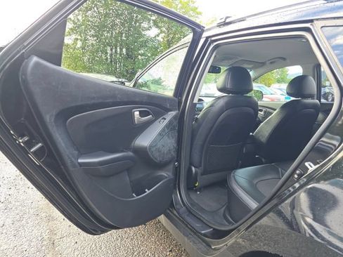 Used 2012 Hyundai Tucson GLS FWD image 16