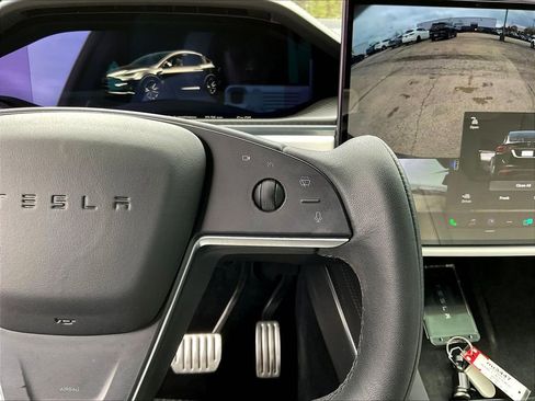 Used 2022 Tesla Model X Plaid AWD/4WD image 12