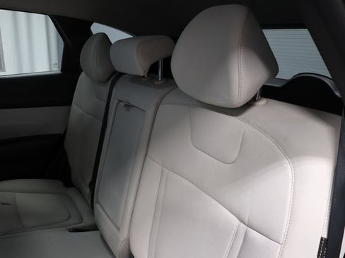 Certified 2025 Hyundai Tucson SE image 21