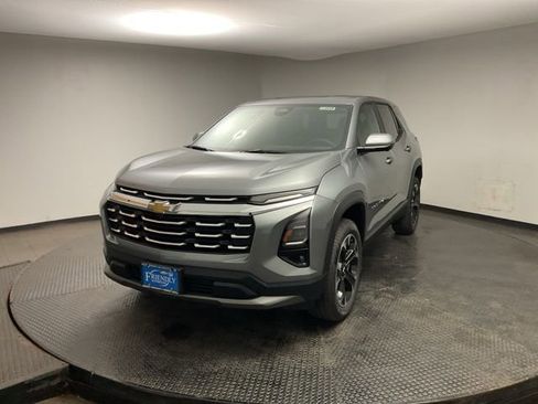 New 2026 Chevrolet Equinox LT w/ Convenience Package II FWD image 3