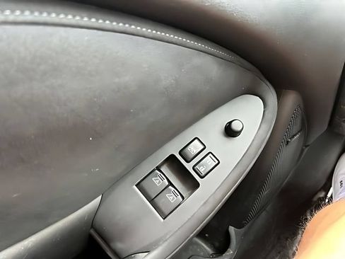 Used 2009 Nissan 370Z Touring w/ Sport Pkg RWD image 21