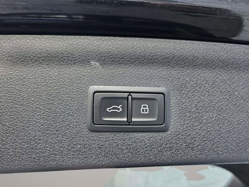 Used 2018 Audi Q3 2.0T Premium image 7