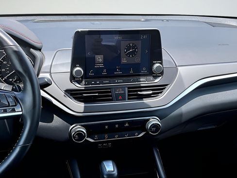 Certified 2025 Nissan Altima 2.5 SR FWD image 9