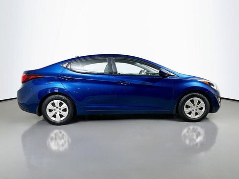Used 2016 Hyundai Elantra SE image 8
