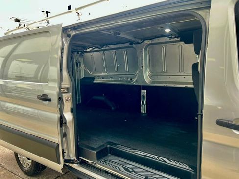 Used 2023 Ford E-Transit T-350 image 10