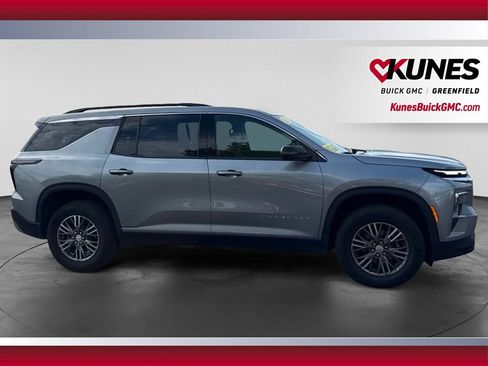 Used 2024 Chevrolet Traverse LT AWD/4WD image 5
