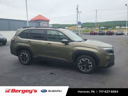 Used 2025 Subaru Forester Premium w/ Convenience Package #1 AWD/4WD image 5