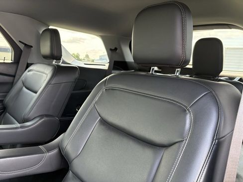 Used 2022 Ford Explorer XLT w/ Equipment Group 202A image 20