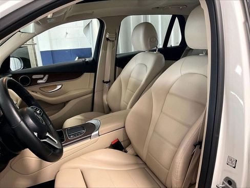 Used 2021 Mercedes-Benz GLC 300 4MATIC image 10