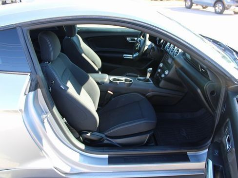 Used 2021 Ford Mustang Coupe image 6