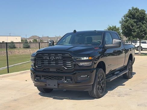 Used 2025 RAM 2500 Big Horn AWD/4WD image 3