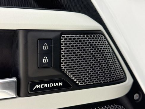 Used 2024 Land Rover Defender 110 SE AWD/4WD image 22