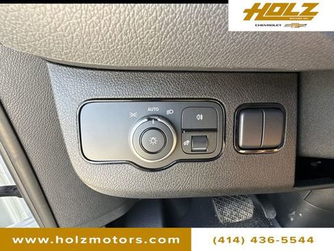 Used 2025 Mercedes-Benz Sprinter 2500 image 17