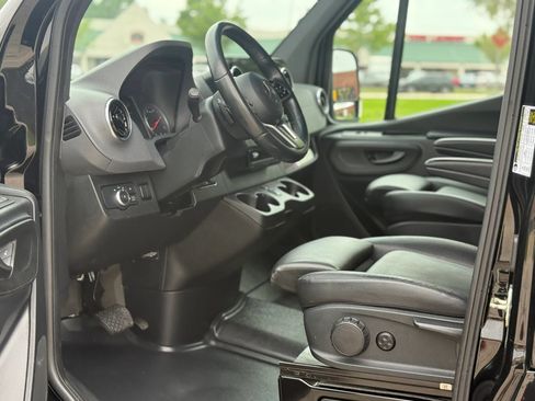 Used 2020 Mercedes-Benz Sprinter 2500 image 24