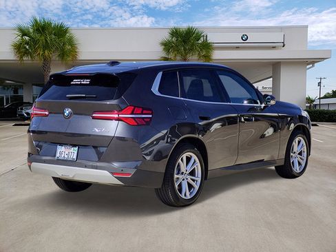 Certified 2025 BMW X3 xDrive30i w/ Premium Package image 4
