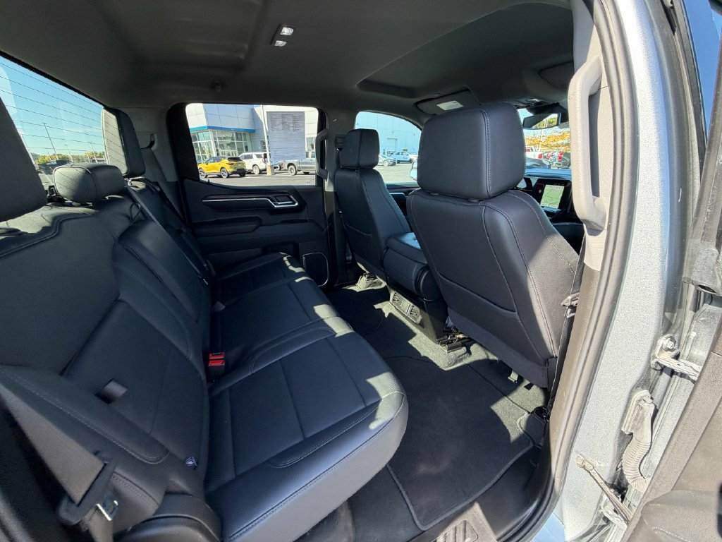 Used 2025 GMC Sierra 1500 SLT AWD/4WD image 27