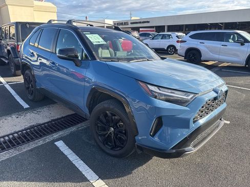 Used 2022 Toyota RAV4 XSE AWD/4WD image 3